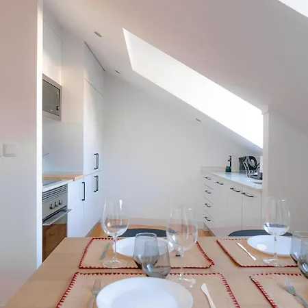 Stylish 2br Castle View - | By Airnest 公寓 *