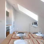 Stylish 2br Castle View - | By Airnest アパート *