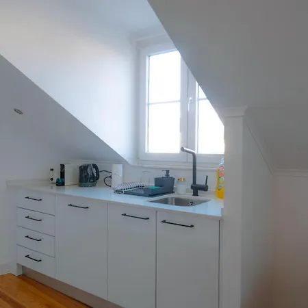 Stylish 2br Castle View - | By Airnest *