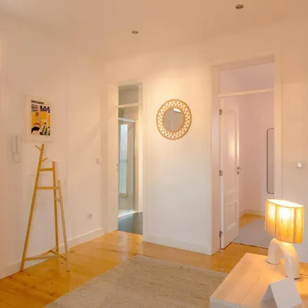 Stylish 2br Castle View - | By Airnest Appartement Lisboa